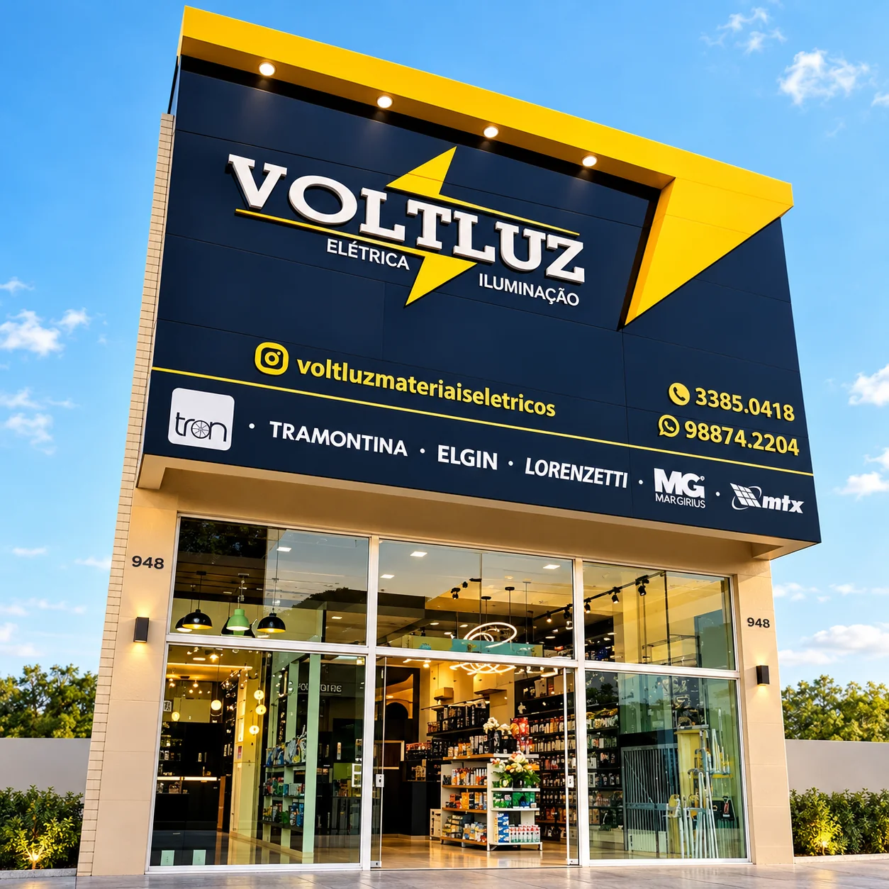 Fachada da Voltluz Materiais Elétricos, em Santos, com identidade visual preta e amarela